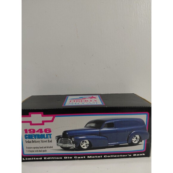 SpecCast 20532 DieCast University Kentucky UK 1946 Chevrolet Sedan Delivery +Box - Picture 11 of 12